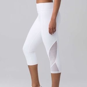Lululemon Twist & Train Crop White Size 4